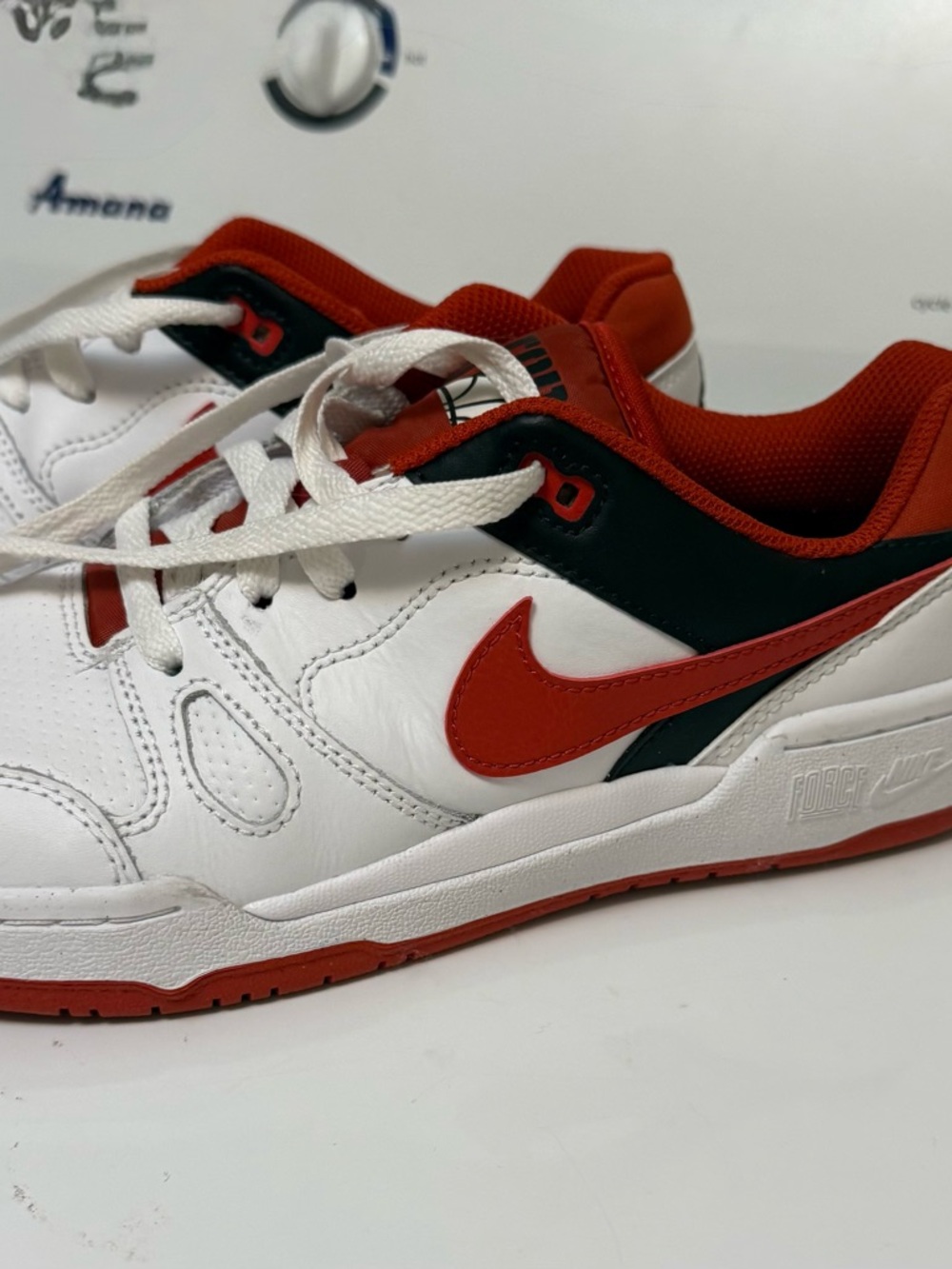 Nike White Red Low-Top Trainers with Black Accents women’s shoes